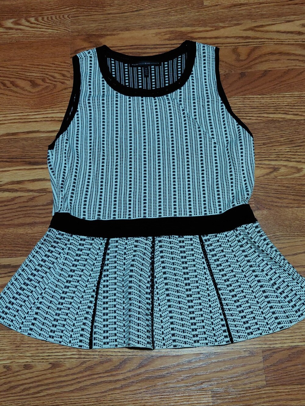 White House Black Market Signature Knit Blouse Women M White Sleeveless Tank Top